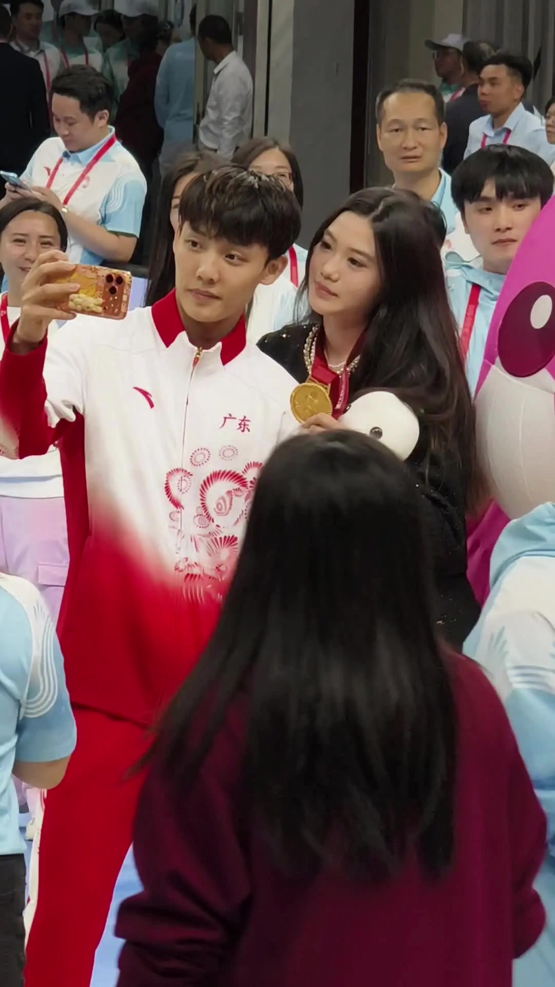 身高175！徐杰正牌女友社媒高调撒狗粮，徐杰现身评论区秀恩爱