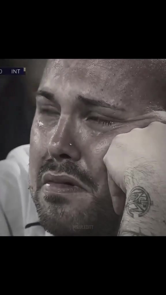 迷茫！国米欧冠决赛惨败大巴黎时的蓝黑众生相