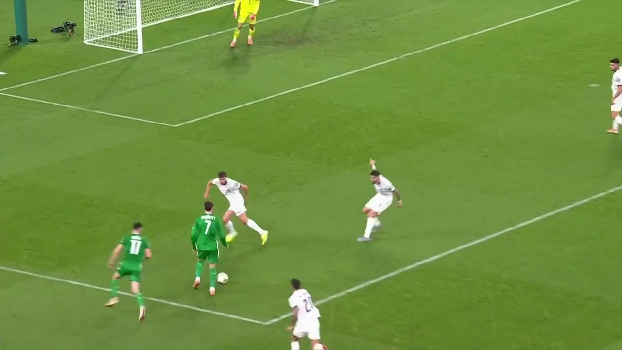 葡萄牙2球落后！帕洛特低射近角破门双响！门将科斯塔扑救不及