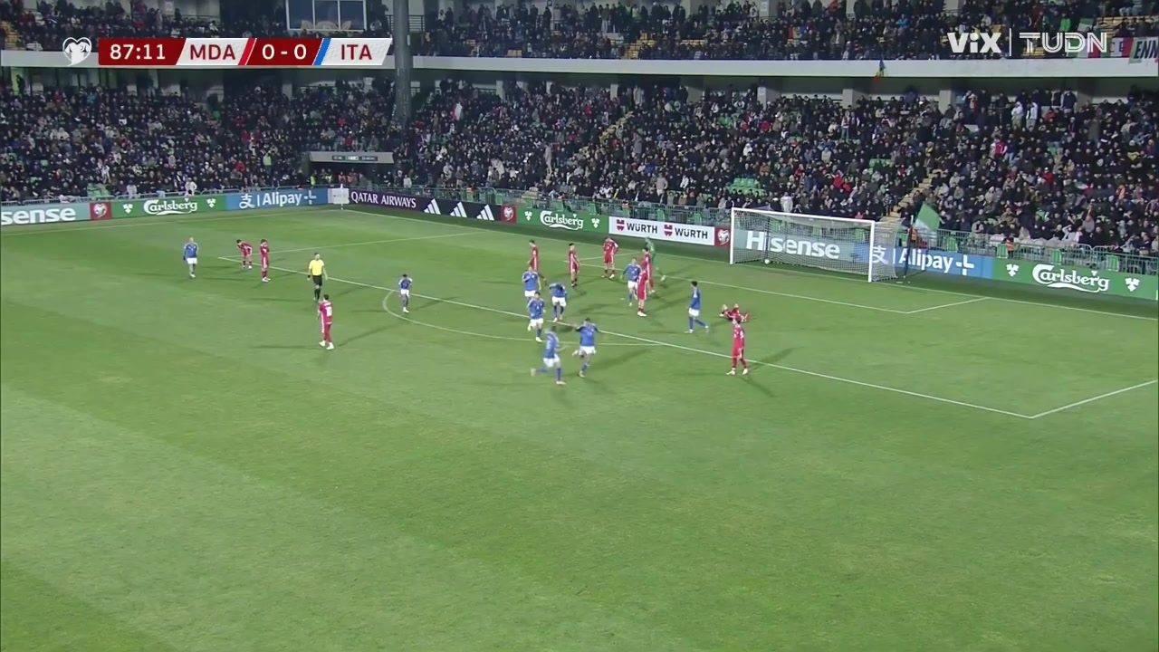 意大利围攻第88分钟打破僵局！迪马尔科助攻曼奇尼俯冲头球破门！