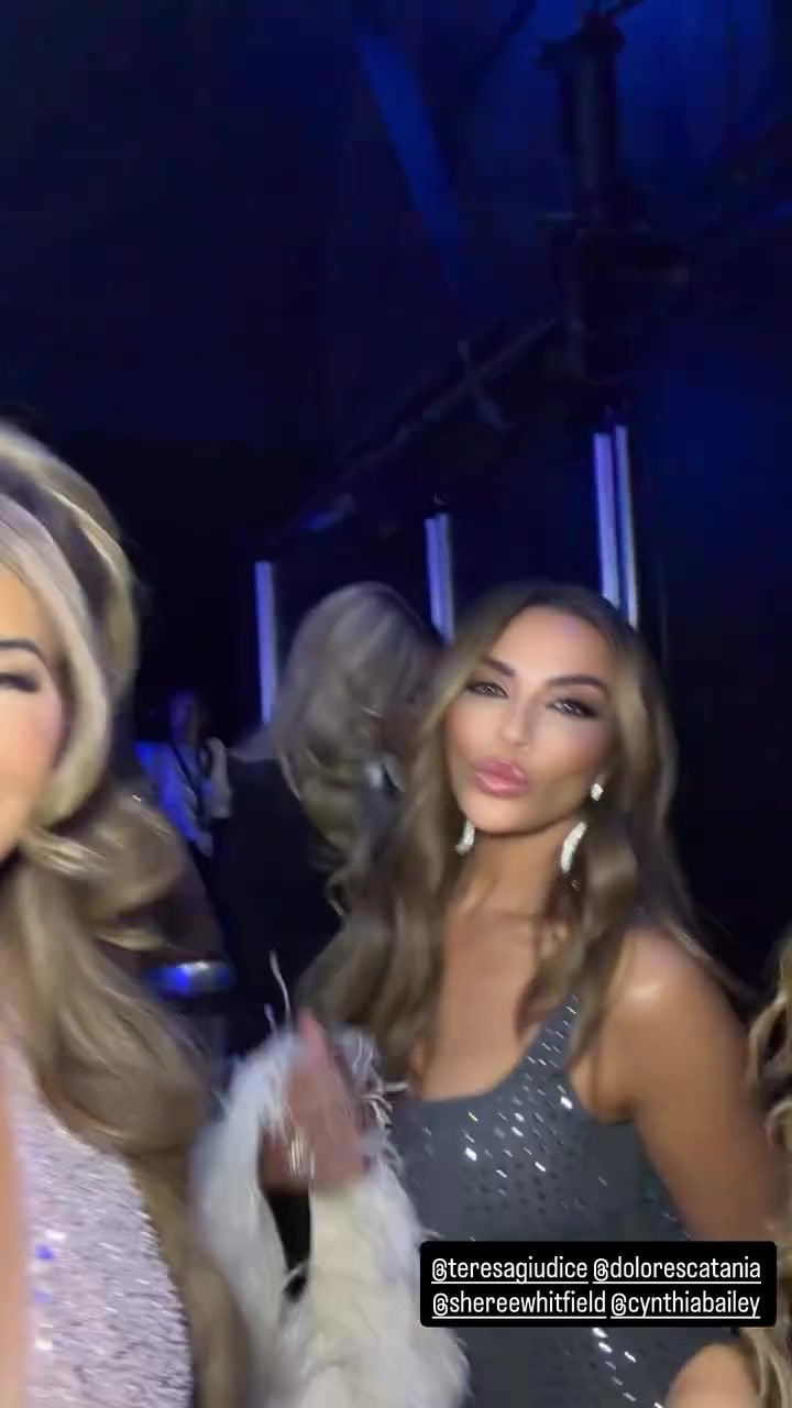 [视频/集锦]皮蓬前妻与一众闺蜜一起合影，阿姨们都穿得很性感啊