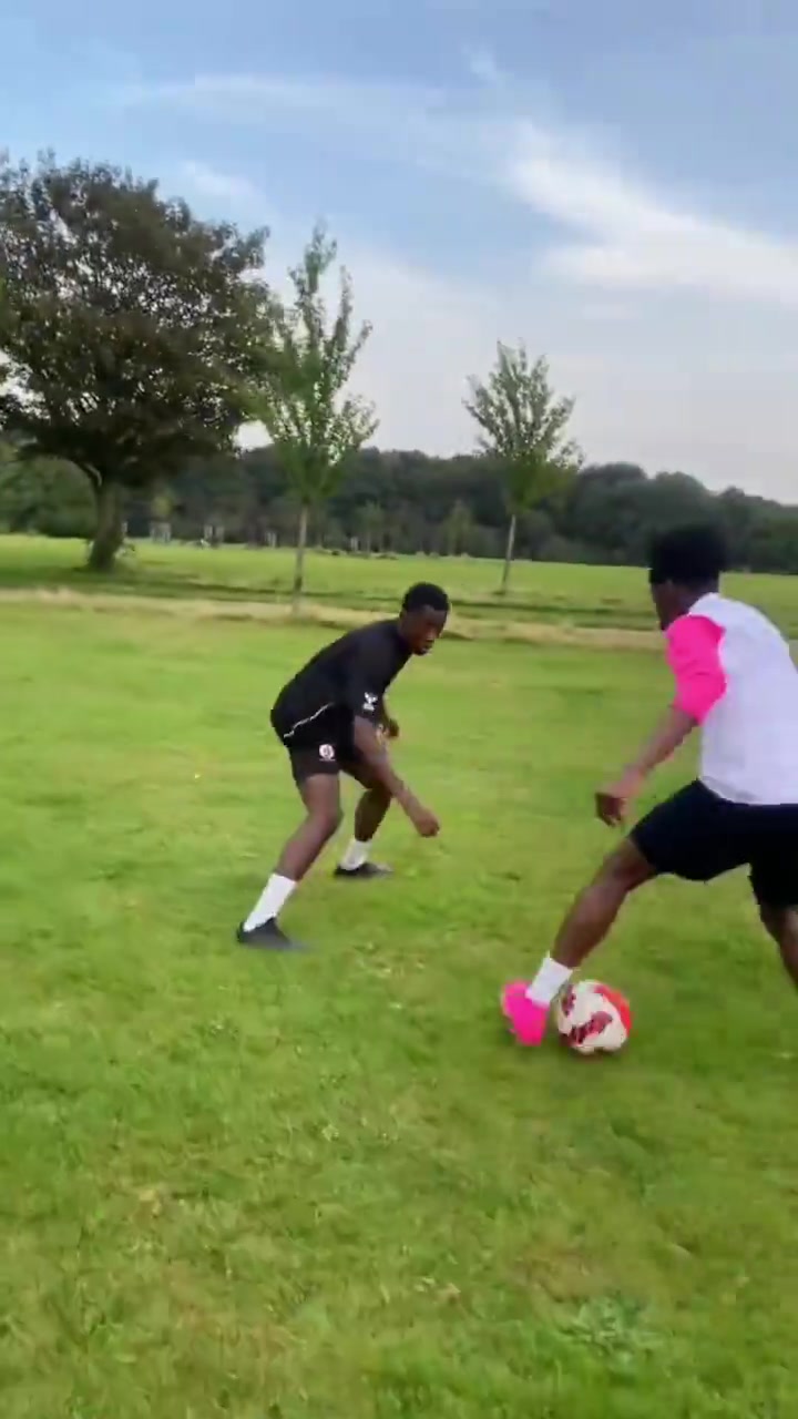 【体育头条】一针见血！网红恶搞：过去的边锋vs现在的边锋！你