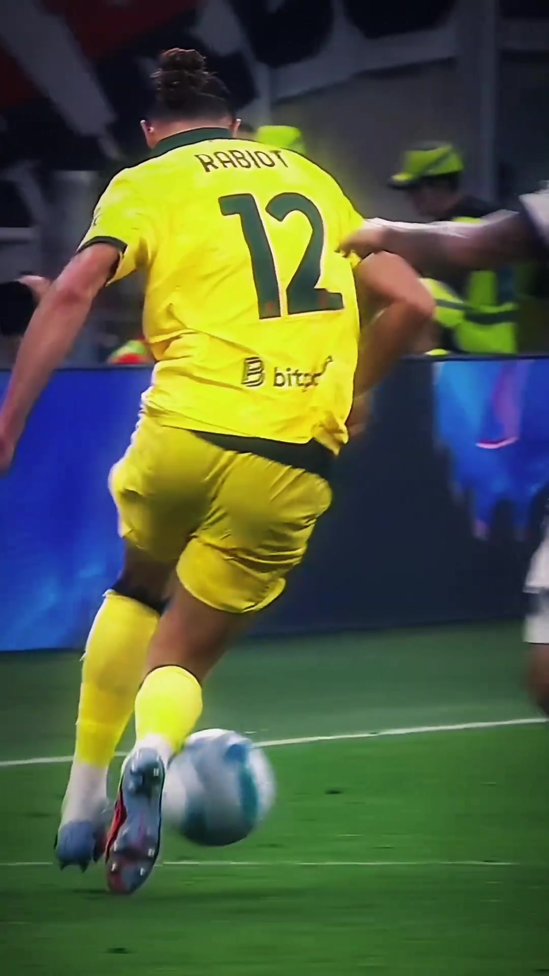 米兰：听说1米9的大高个推进和脚下都不行？