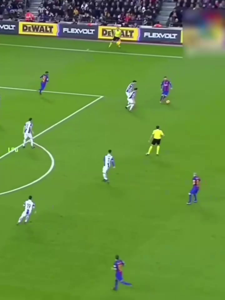 【体育头条】简直是另一个维度的存在！梅西那些“犯罪式”连过数