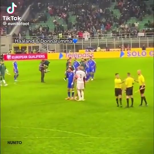 【你怎么看？】悲喜两重天！哈兰德赛后拥抱安慰多纳鲁马，之后才