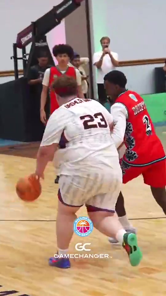 【篮球】好家伙，这是真正的厚卫啊！一身肥膘在身上颤抖 