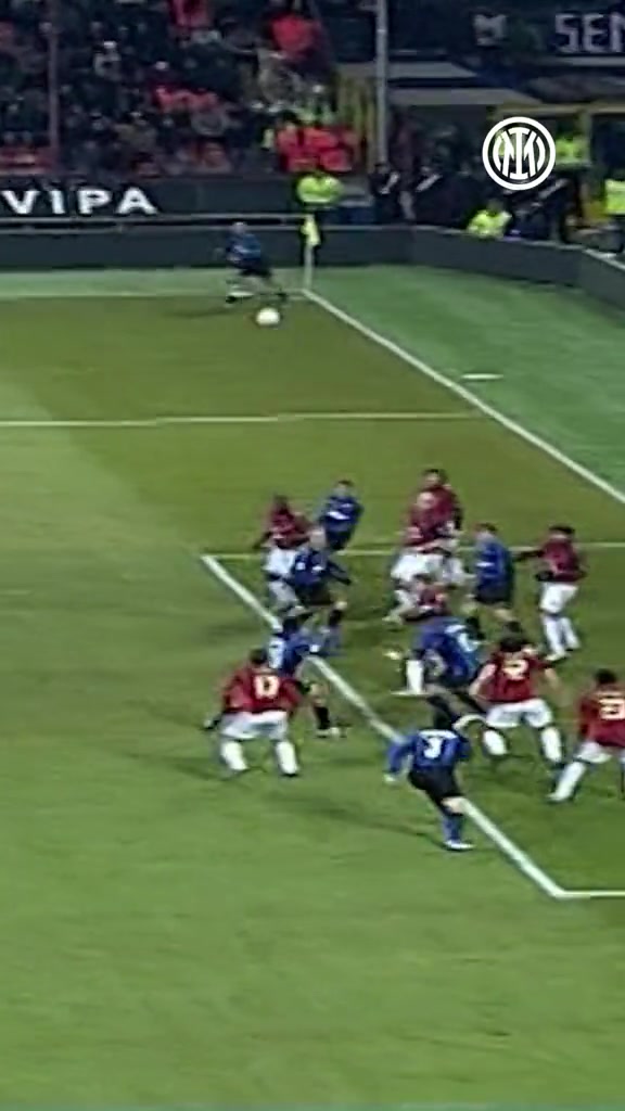 国米官推致敬阿德里亚诺：米兰德比贡献绝杀的梅阿查国王