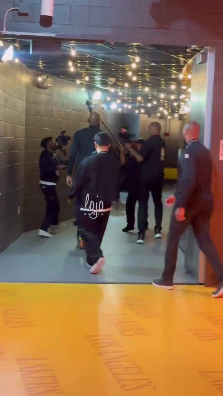 【詹姆斯】詹姆斯复出11分12助攻湖人140比125战胜爵士...