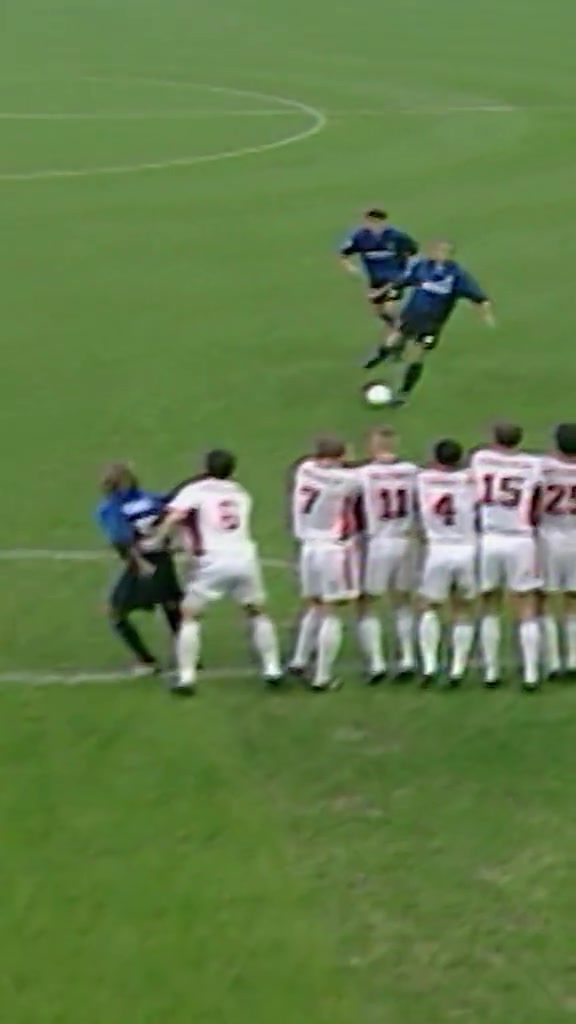 【有道理嘛?】大罗创意总监！来看国米欧冠历史上最秀的一脚任意球