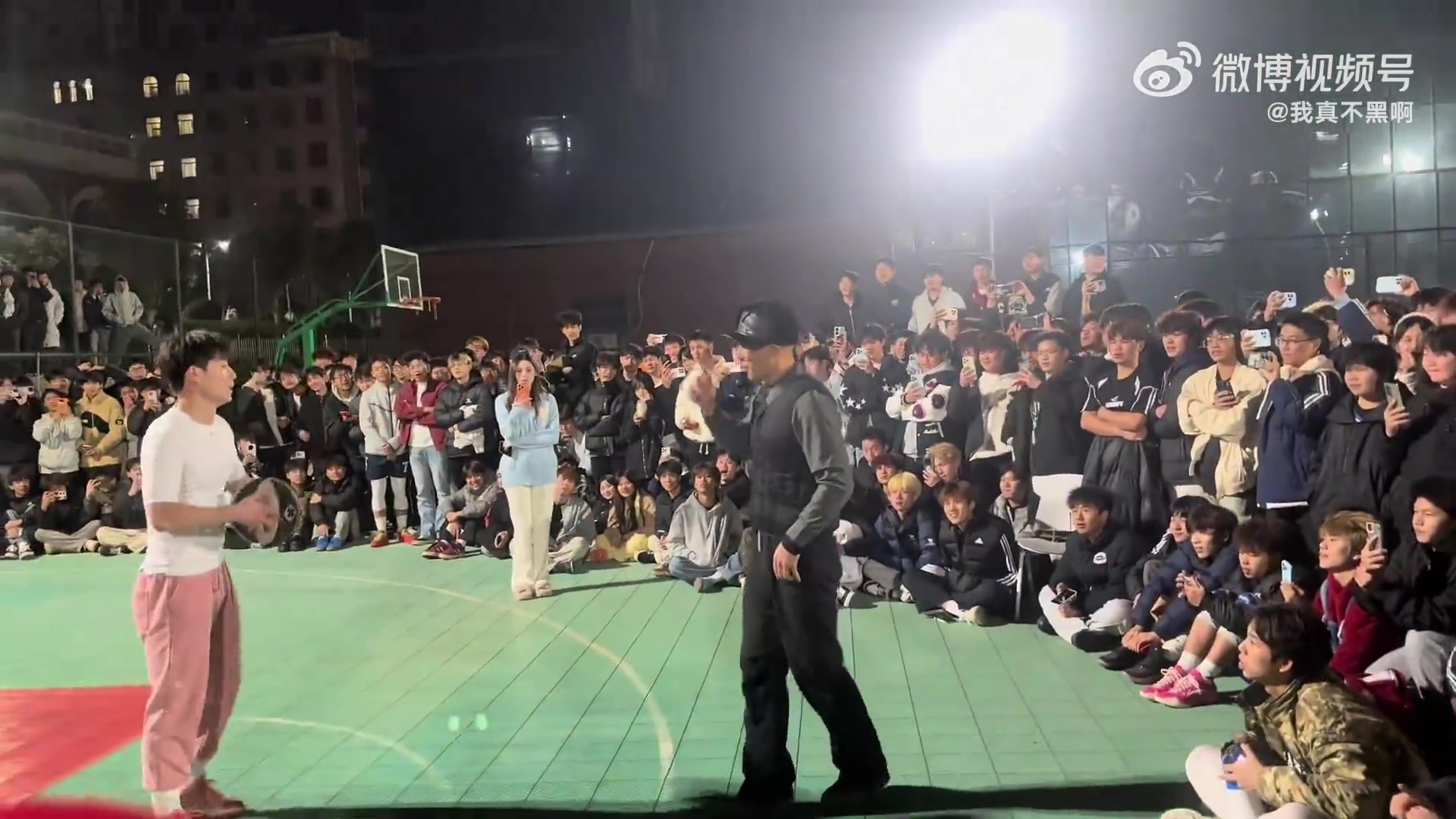 这个是真牛逼啊！50岁大爷这球技单挑能打败多少吧友？