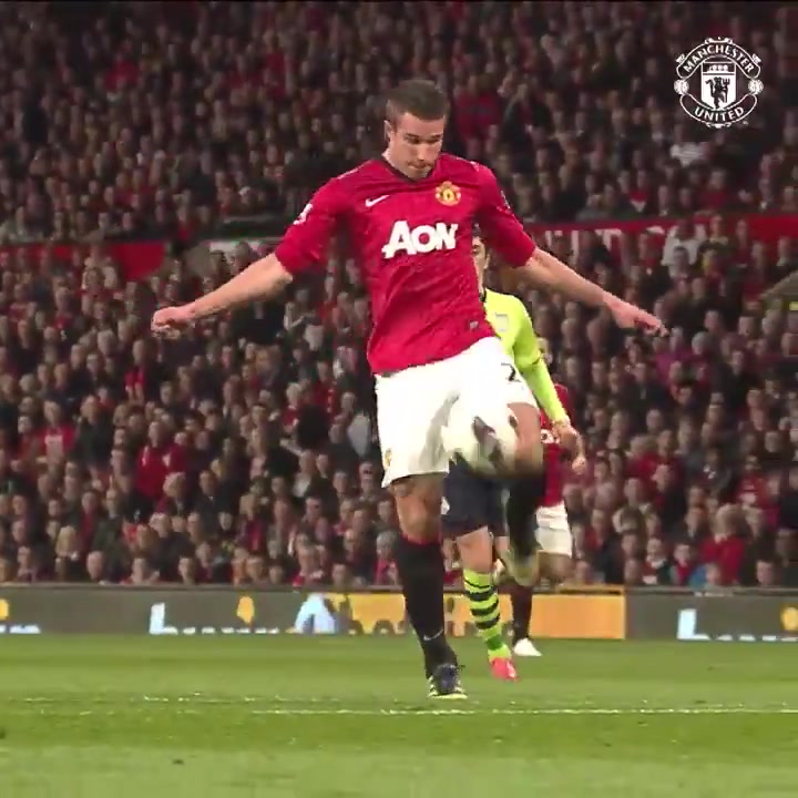 [足球]回味经典，范佩西的这一进球令无数球迷难忘