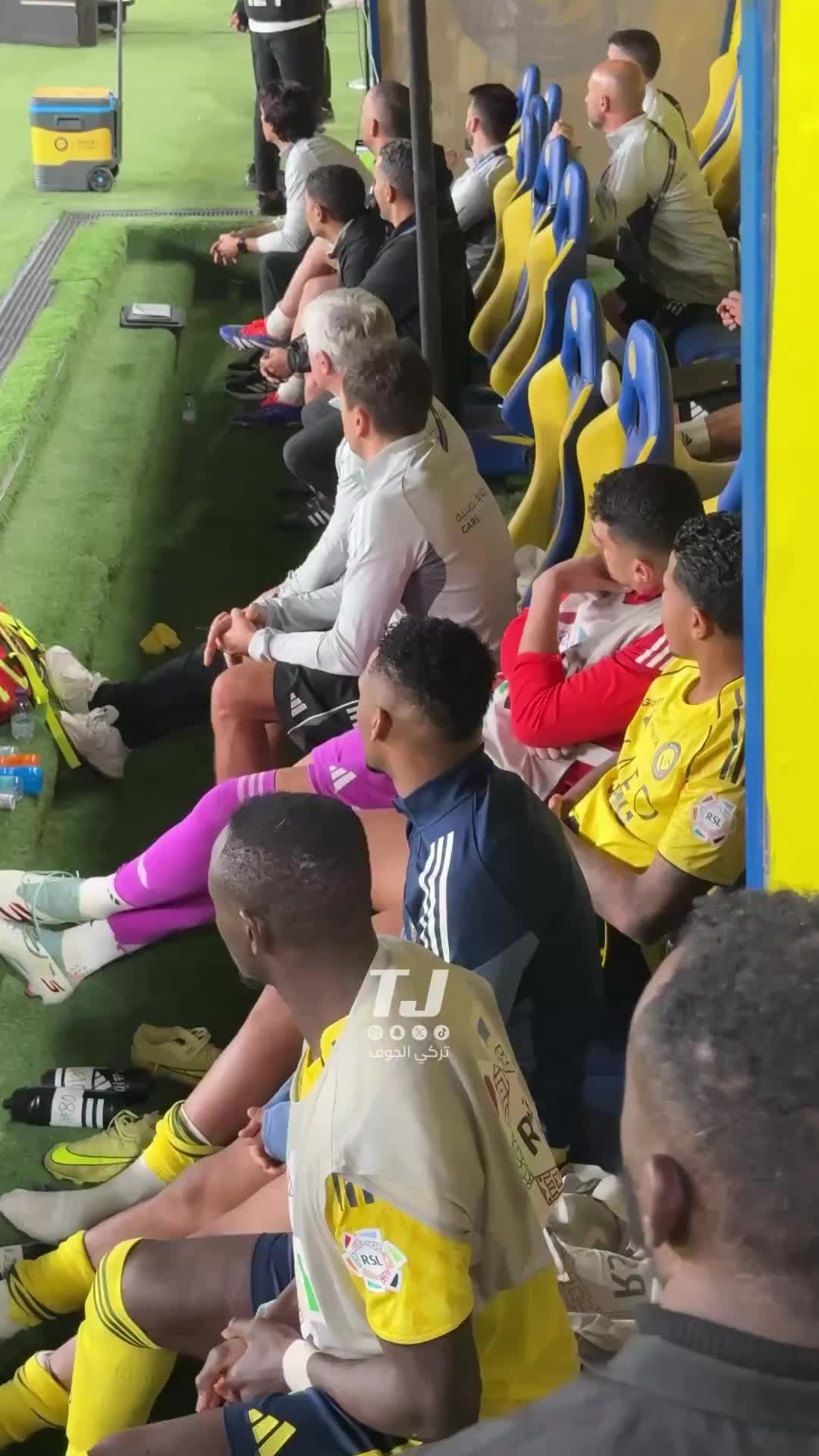 【进球剪辑】替补席上的所有人都不敢相信C❗罗在场上做了什么