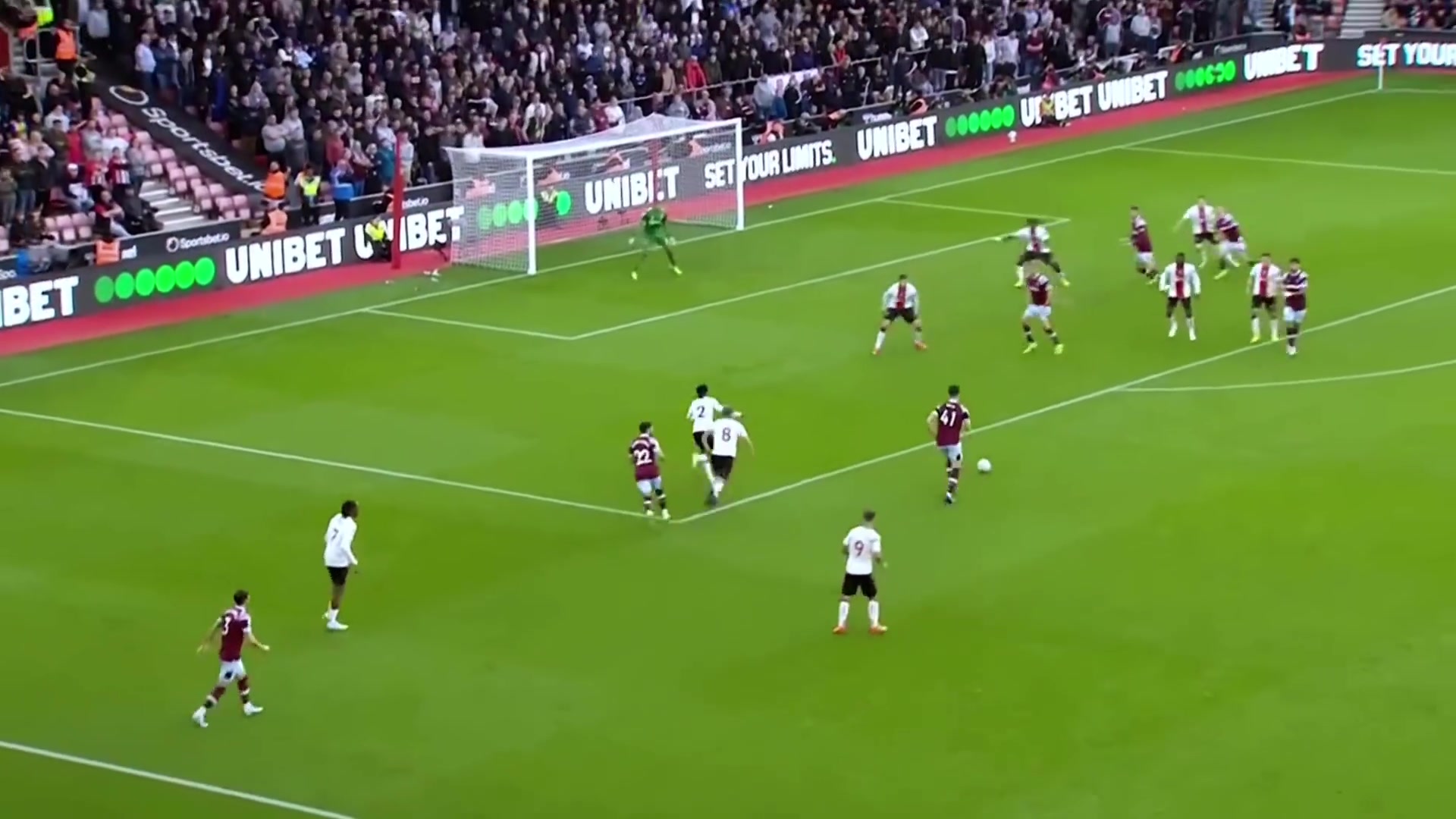 【英超】招牌攻击区域!名场面:赖斯兜射死角滑跪庆祝!气场太强 【英超】招牌攻击区域!名场面:赖斯兜射死角滑跪庆祝!气场太强