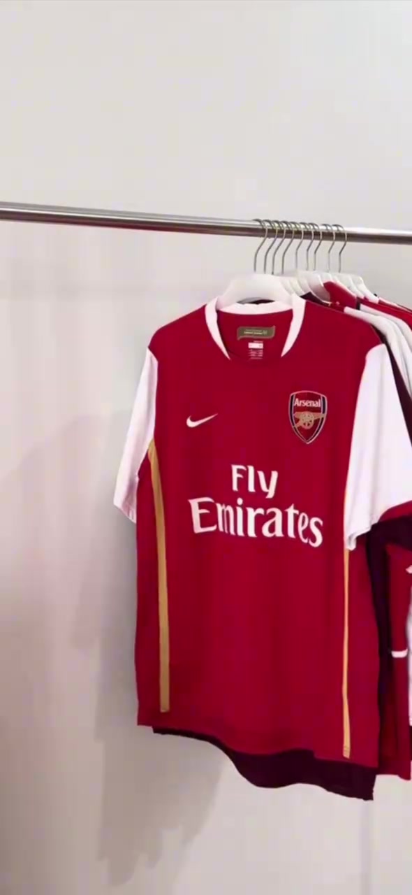 【比赛高能镜头】氧气！阿森纳历⬇️代球衣的变化！你是什么时候入坑的呢？