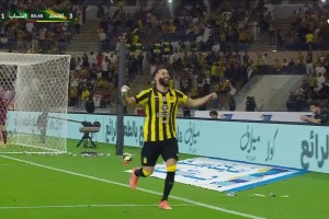 沙王冠-本泽马帽子戏法 吉达联合4-1利雅得青年人