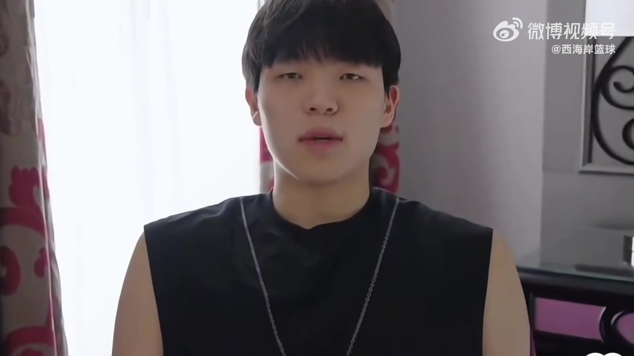 要不要考虑换个新发型杨瀚森隔空在线为青岛男篮新赛季加油！