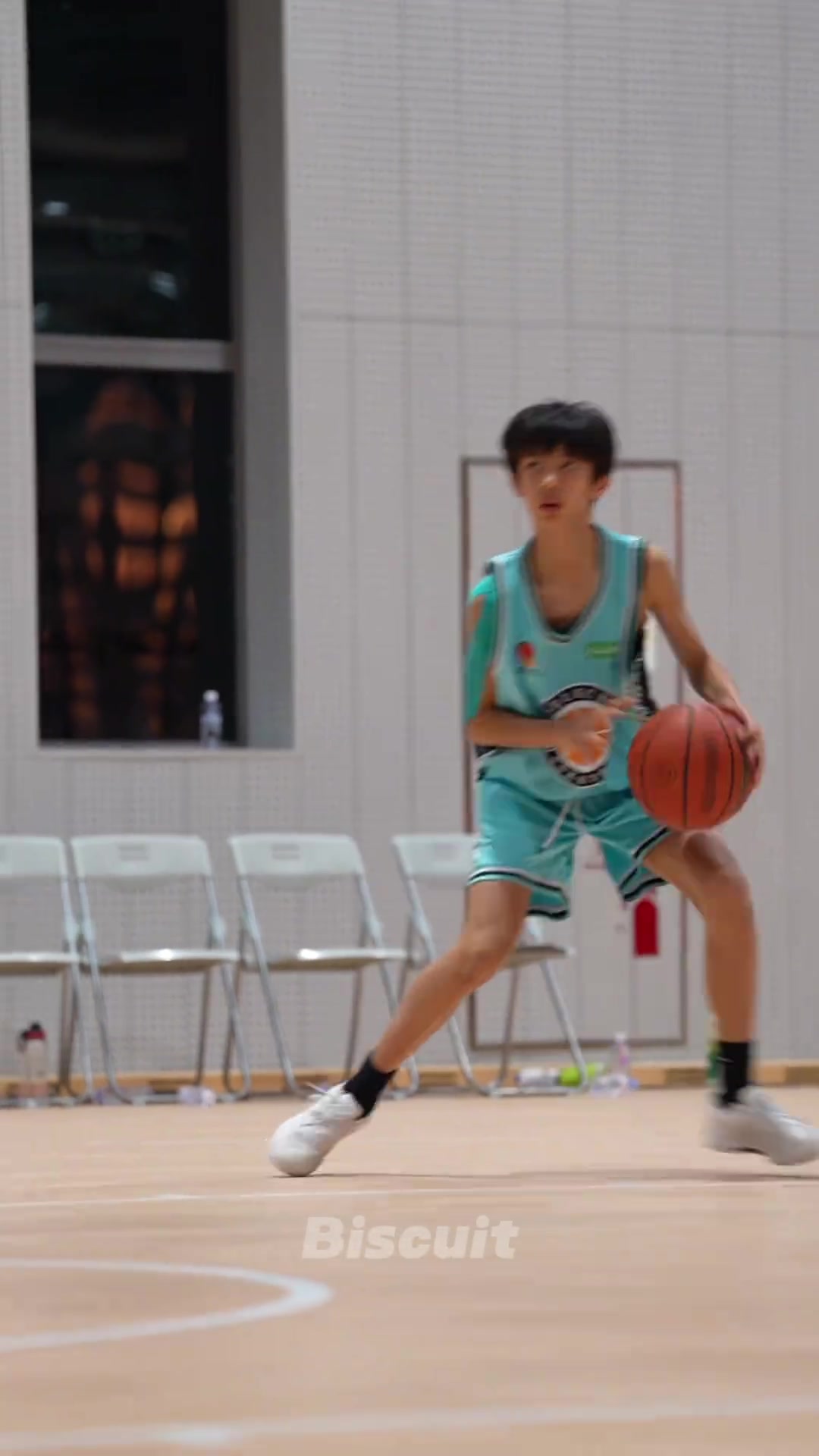 喜欢打球！邓超和孙俪的孩子诠释了什么叫“又帅又能打”