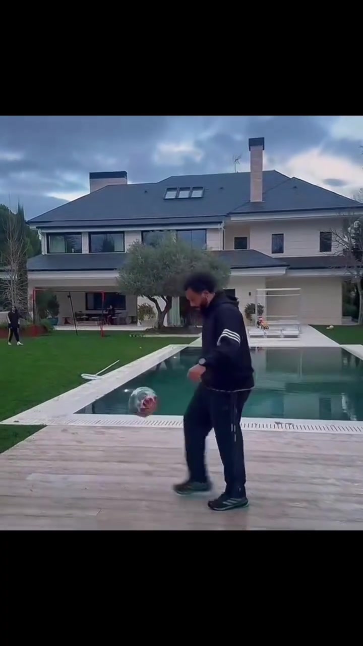  三个自己防不住一个自己！马塞洛精彩触球集锦！太有观赏性了！