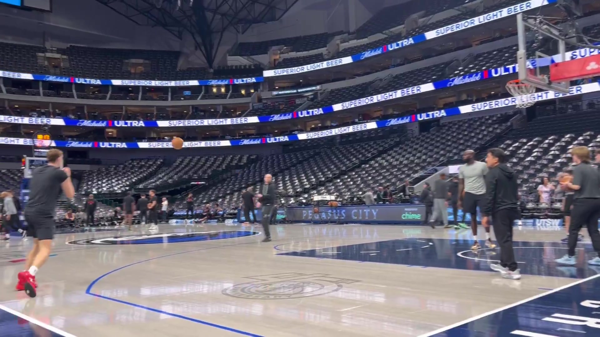 状元这投射水平如何？弗拉格赛前三分远投训练10投9中！