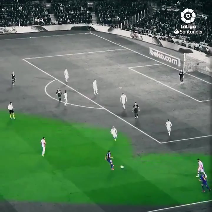 [有道理嘛?]逐渐点亮球场！名场面：当年苏牙的神仙脚后跟进球