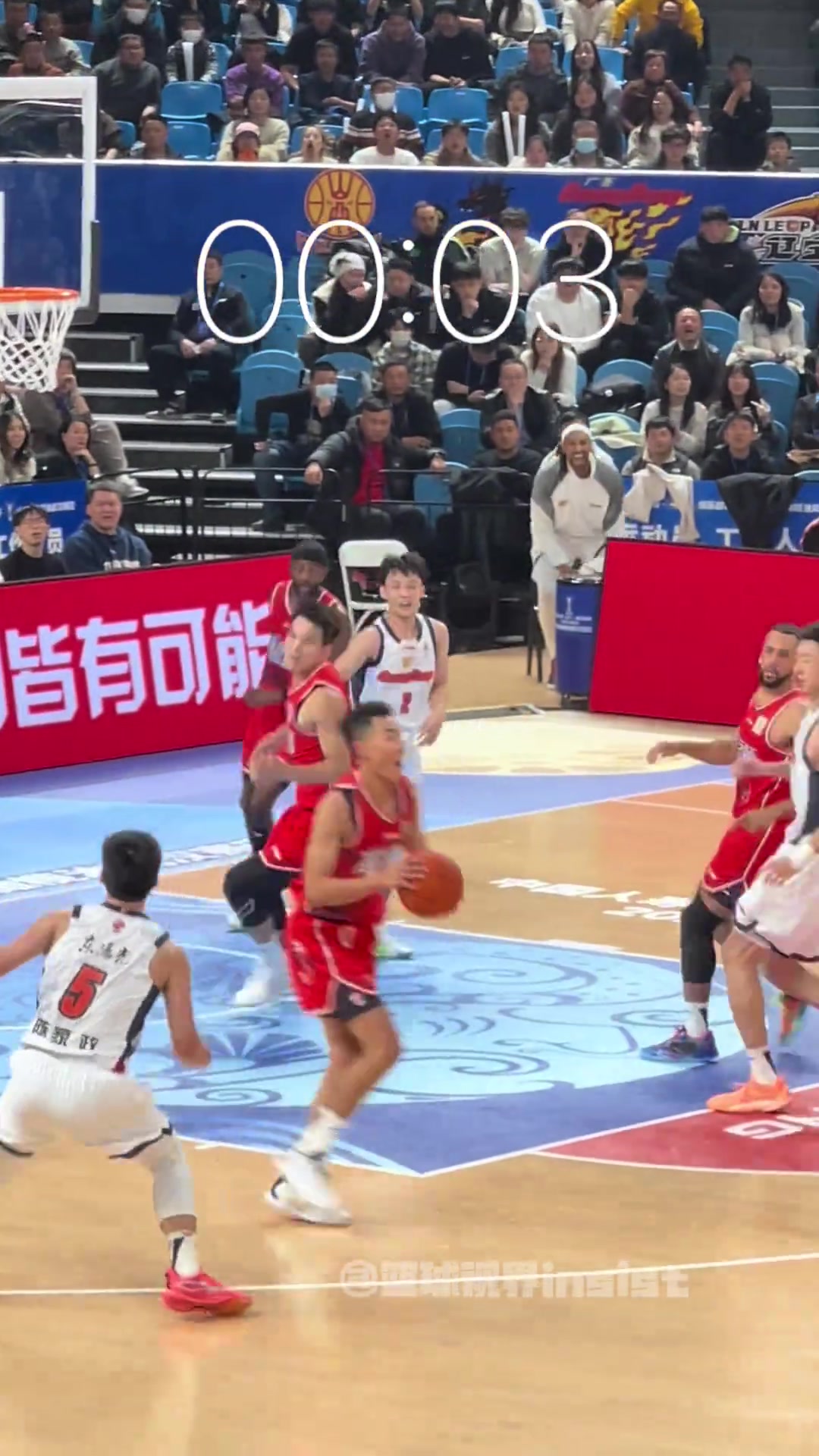 “精彩的绝杀！这应该是CBA最远的三分了吧！”