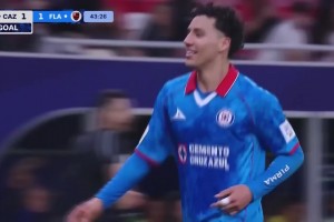 洲际杯-阿拉斯凯塔双响 弗拉门戈2-1淘汰蓝十字