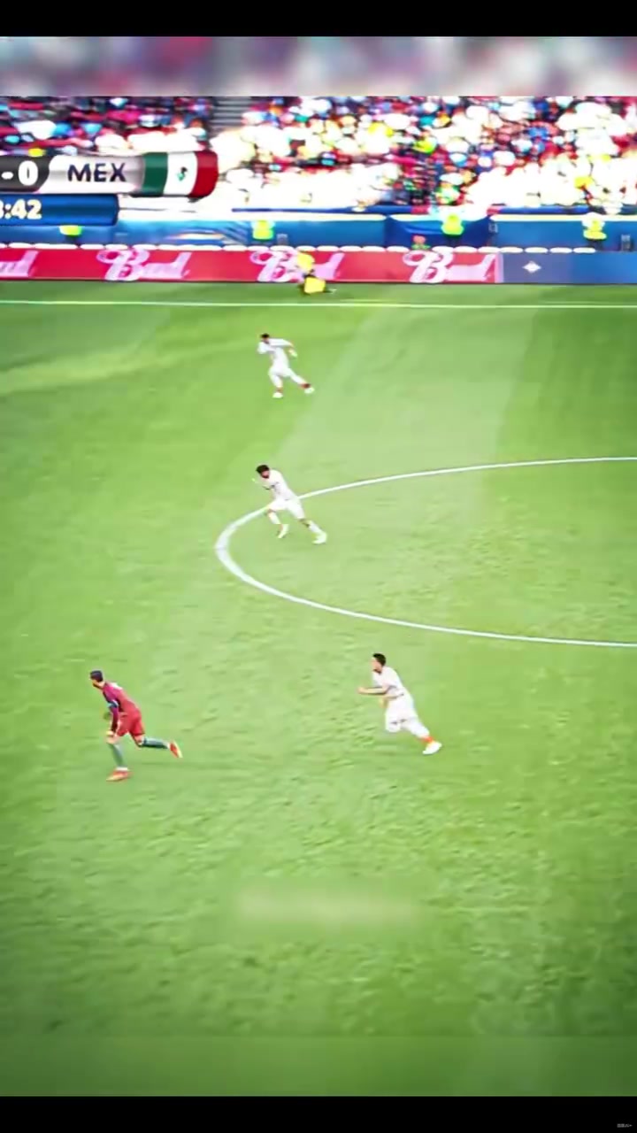 [集锦]开车都是外脚背！名场面：C罗瞬间调整，助攻夸雷斯马轻