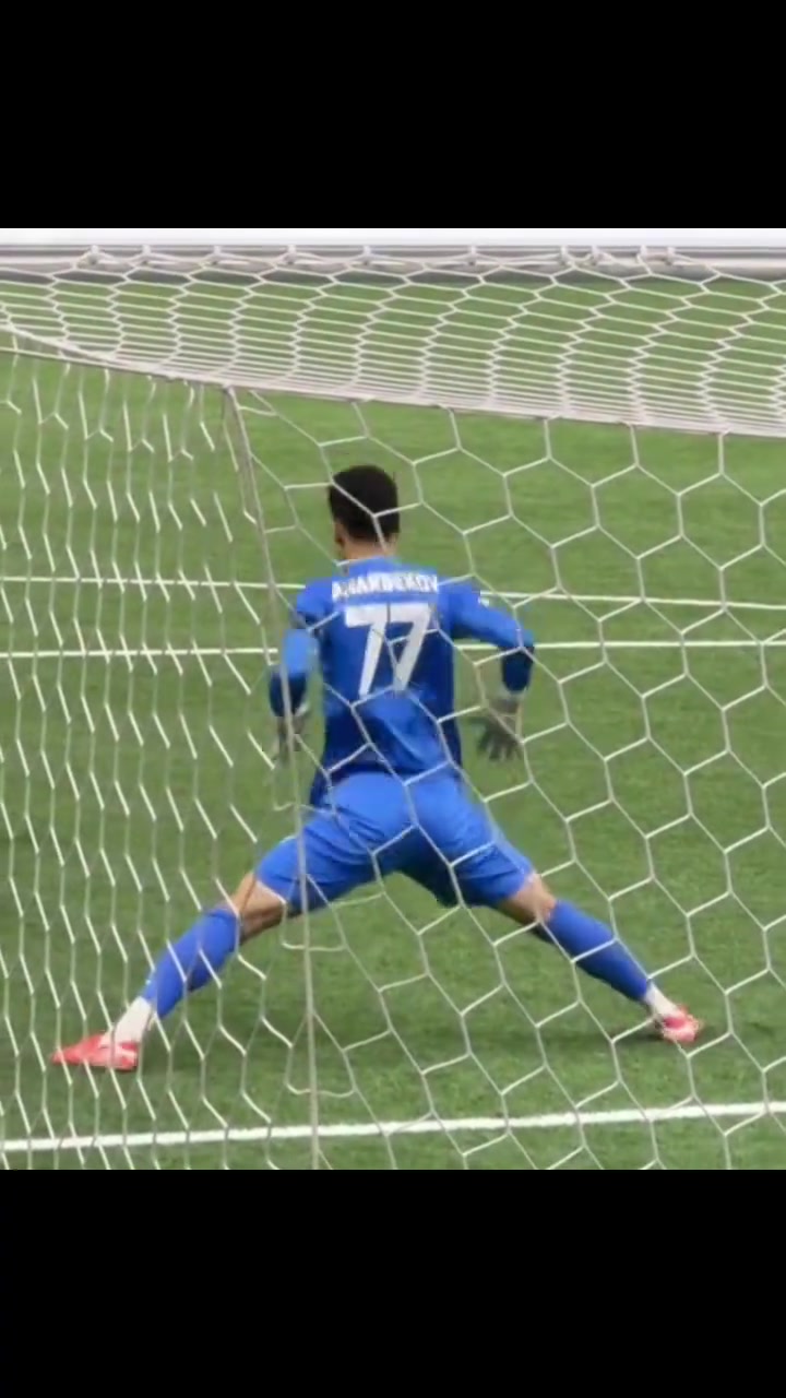 【体育视频】看你骨骼惊奇，是练武的好材料！门将无聊的时候在干嘛……