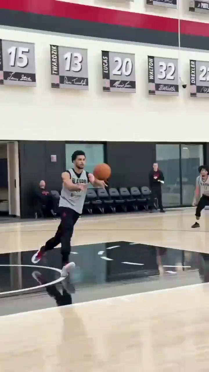 开拓者队内训练视频 找一找杨翰森在哪里？