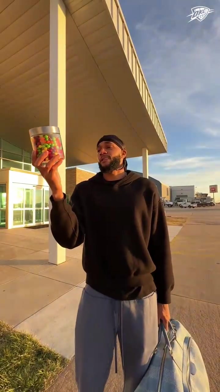 [今日视频]雷霆猜糖果趣味问答！SGA一本正经研究完报了个离