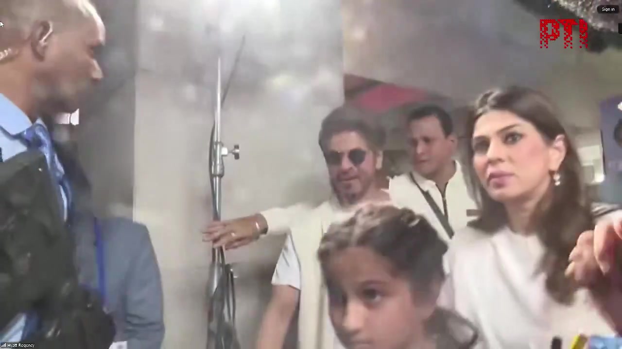 [推荐视频]梅西和印度著名演员沙鲁克-汗见面，在现场听印度英