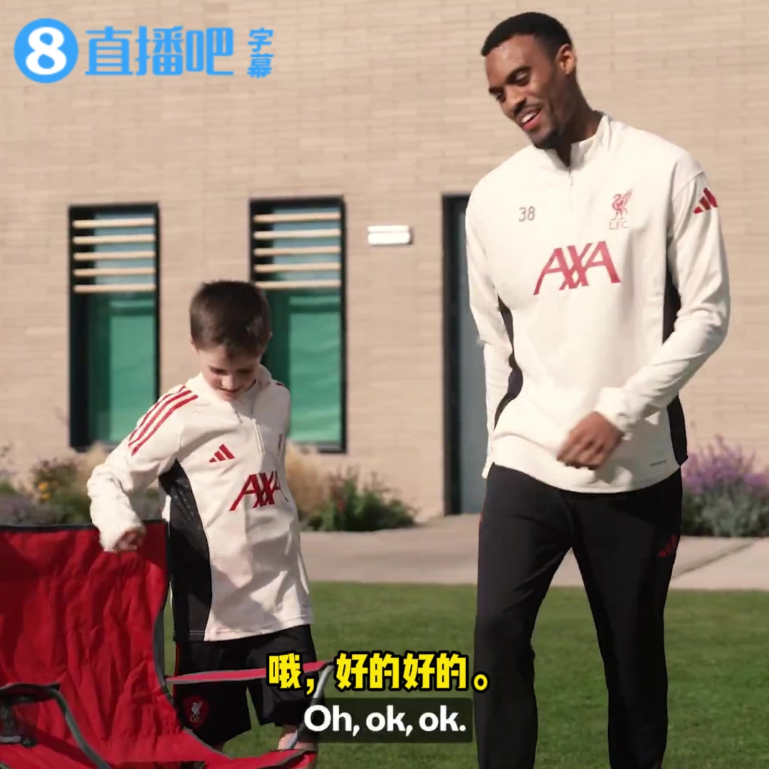 [你怎么看？]可爱❤！赫拉芬贝赫接受小球迷采访：小时候学内马