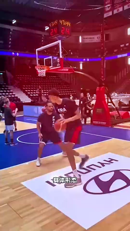 【马刺】杨毅：我和周琦探讨过，若中国有文班亚马，基本12岁过