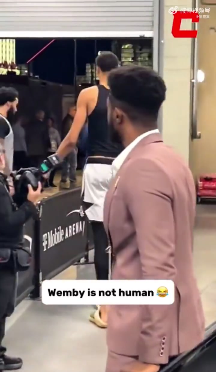 [今日热门视频]这大长腿！一般的围栏真⭐拦不住文班亚马