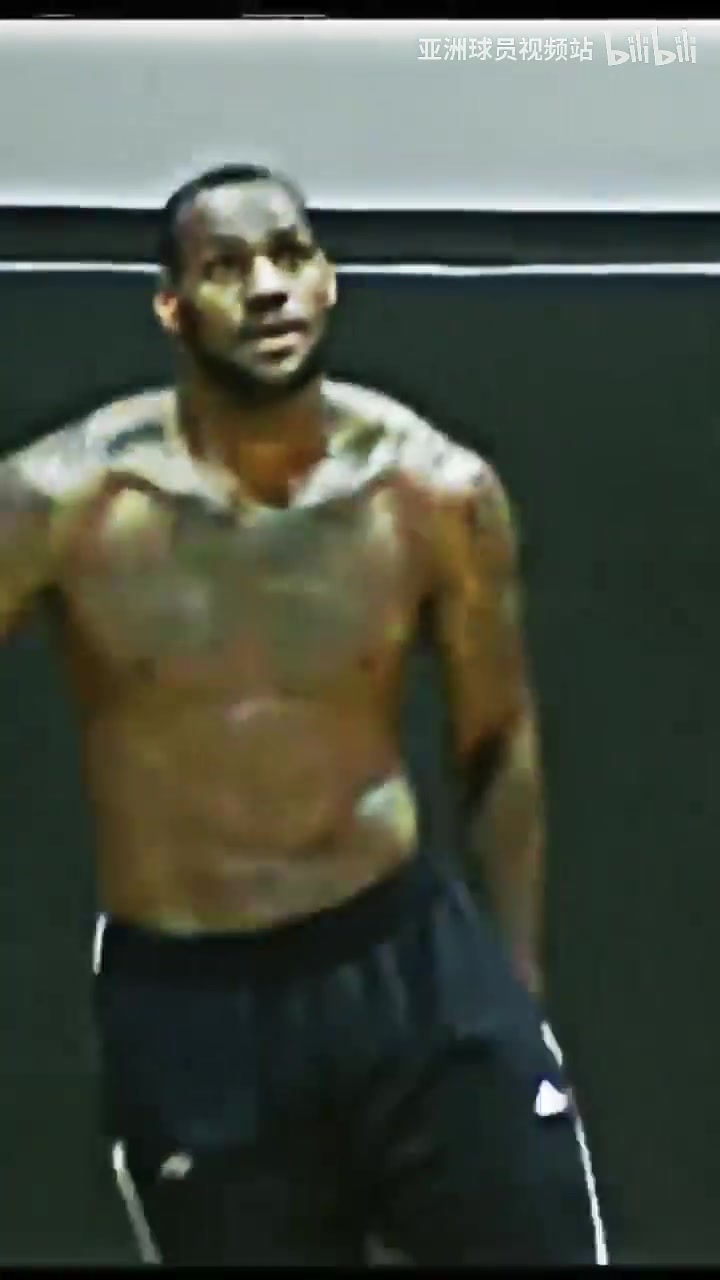 [视频/集锦]重型前锋的极致身体？热火时期的詹姆斯身体素质太炸裂了！