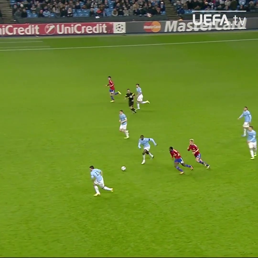 【今日视频】攻守全能的大模型后腰！亚亚图雷的球风真是太有观赏性了！