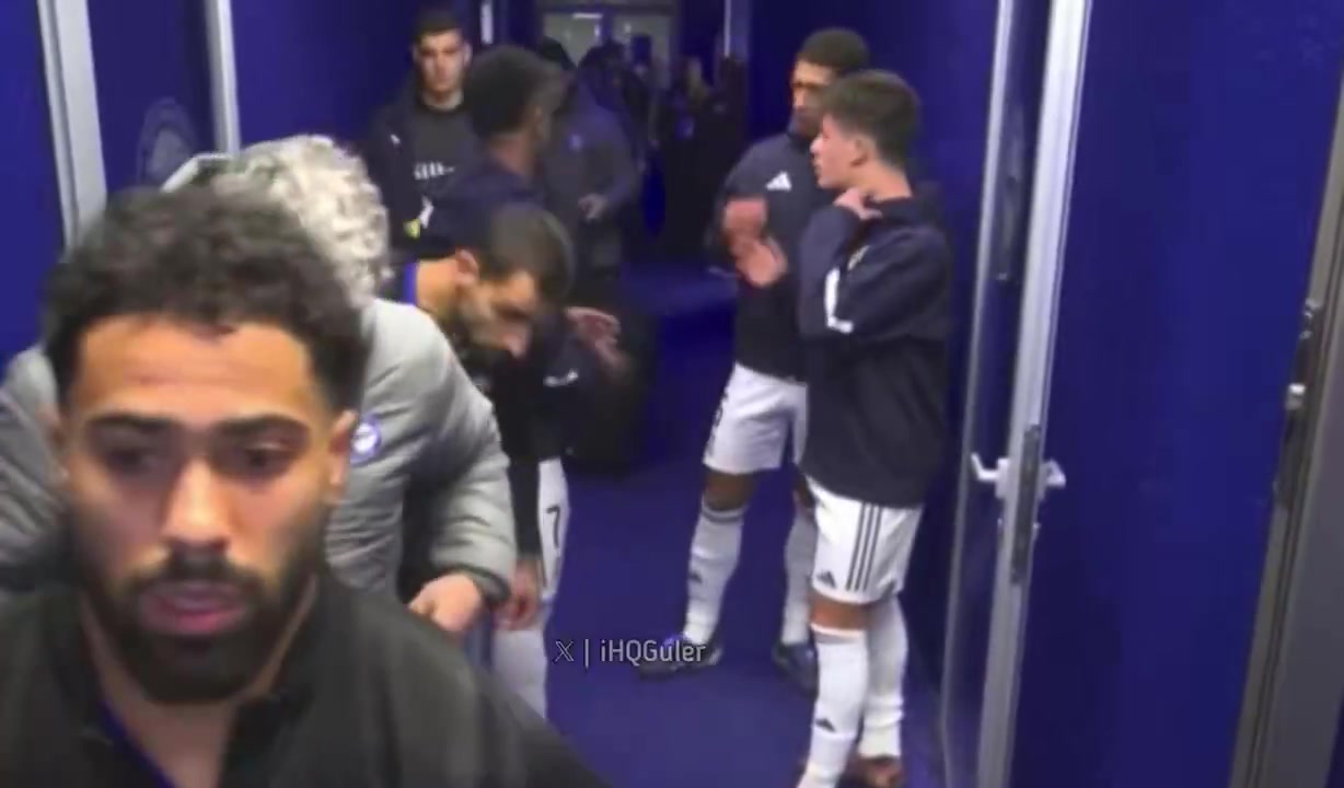 [推荐]聊啥呢？维尼修斯、居勒尔和贝林厄姆互相讨论，聊得越来