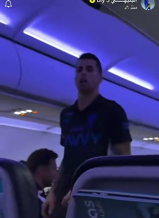 [球迷看点]坎塞洛打掉队友手机并调侃：你要是来这胡说八道，我