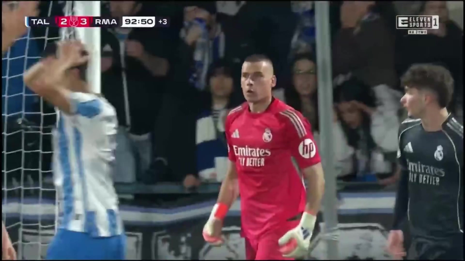 皇马险被西协甲球队绝平!塔拉维亚近距离头球攻门,卢宁飞身救险 皇马险被西协甲球队绝平!塔拉维亚近距离头球攻门,卢宁飞身救险