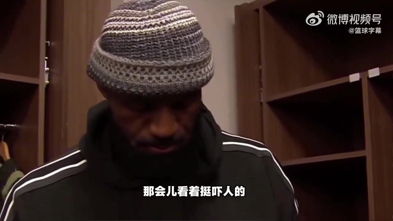 [湖人]詹姆斯：膝盖内侧被顶到那一下非常疼，我跟训练师说我躲过了一劫