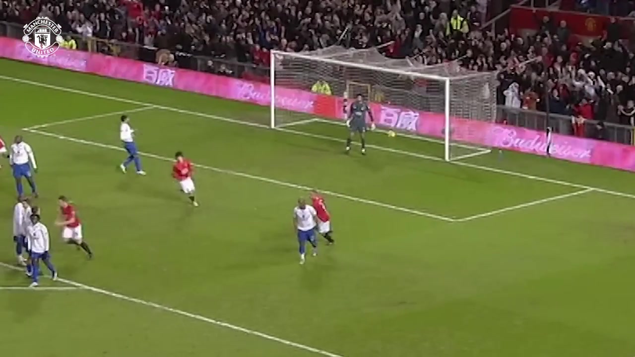 [葡萄牙]当年C罗轰进这粒神仙球，弗格森感叹：世界上没有守门员能扑出这球