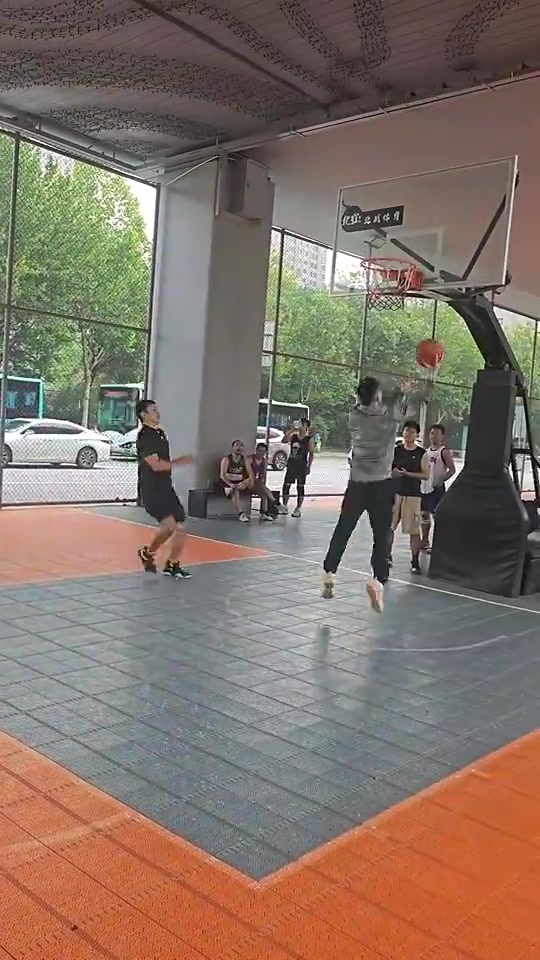 [推荐]不是，你们玩1v1都不运球的吗？