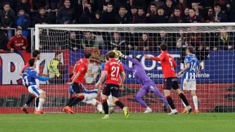 西甲-布迪米尔双响劳尔·加西亚建功 奥萨苏纳3-0阿拉维斯