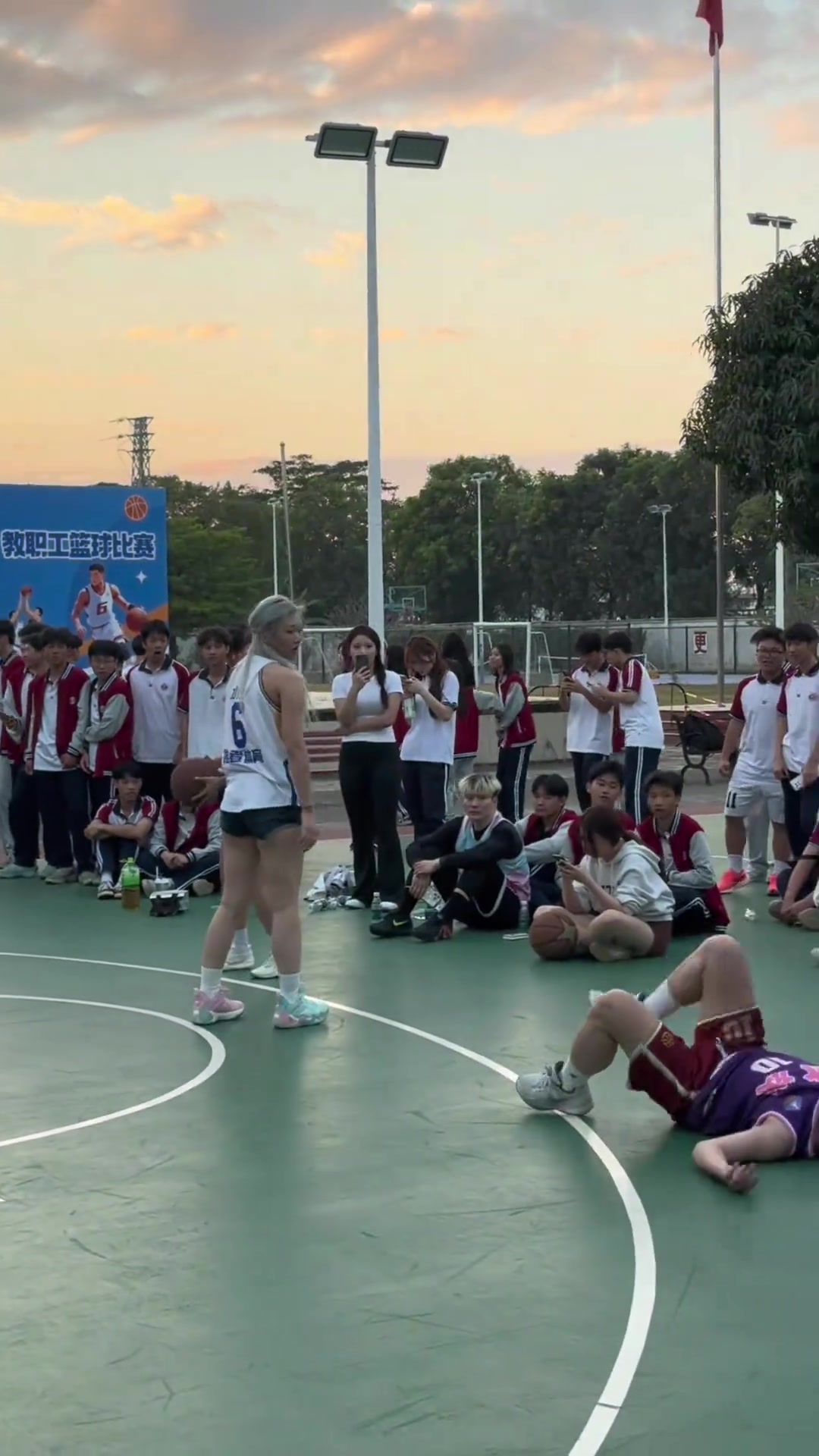 [今日必看集锦]6号还不错！400⬆️万人看过的校园行女男混