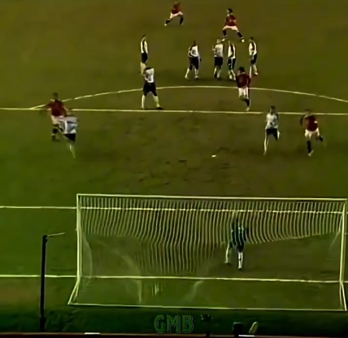 【精选攻防】空⬆️中转弯！巅⬅️峰时期C罗任意球破门，让门将