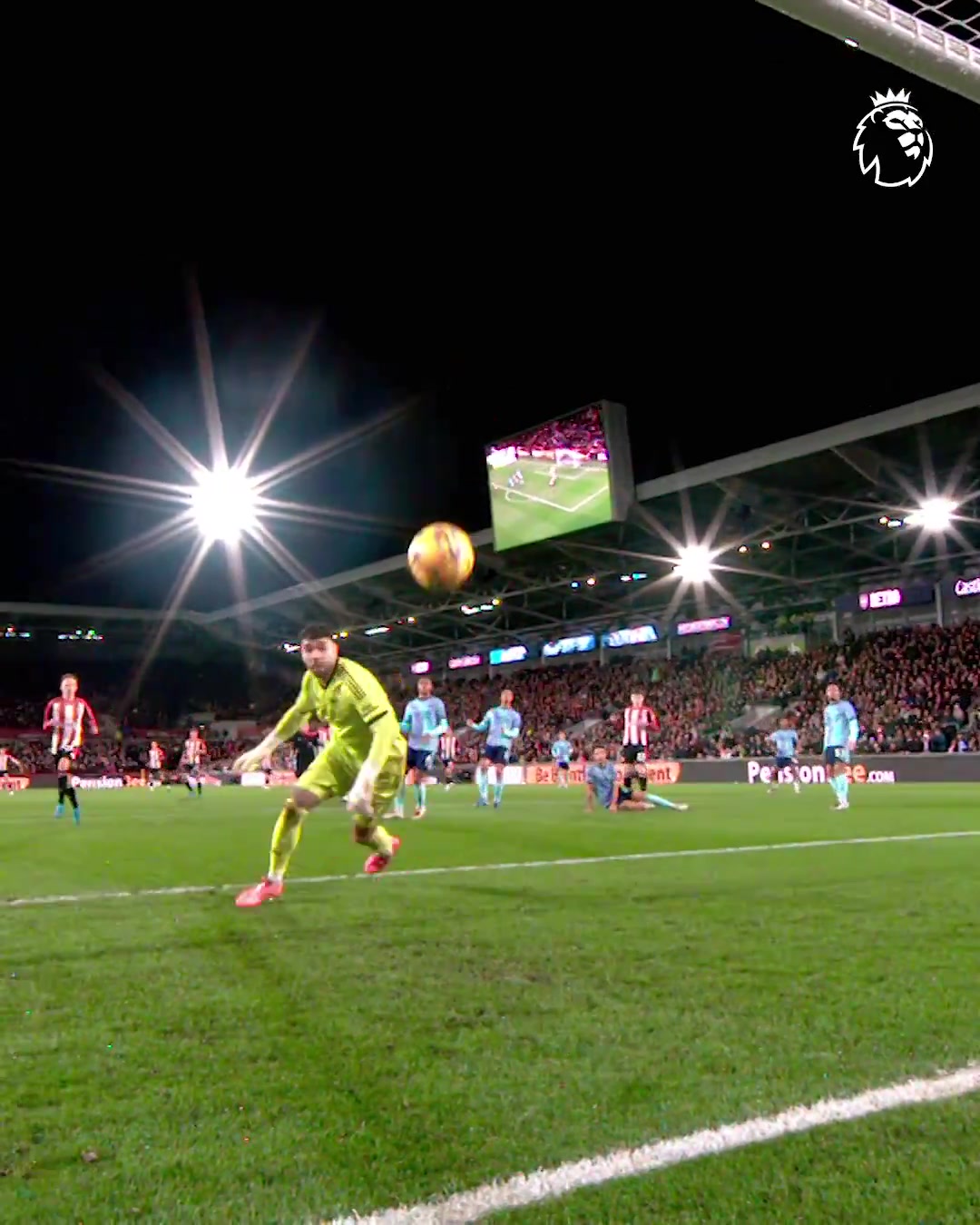 [英超]反应太快了！英超官方回顾拉亚各种神级扑救