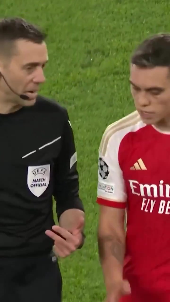 【足球】国外球迷：特罗萨德和主裁应该做个DNA测试