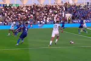 沙特联-巴尔加斯双响 哈萨征服2-1逆转吉达国民