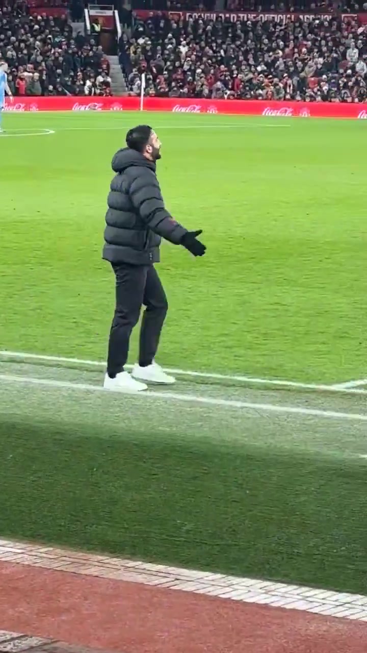 【精彩剪辑】阿莫林对下半场的表现非常不满意，他是在对谁怒吼？