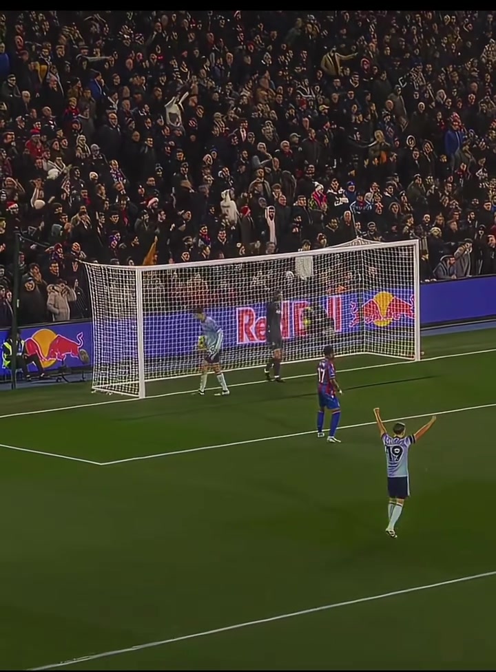 [你怎么看？]距离复出越来越近了！哈弗茨的圣诞混剪！